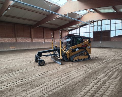 Deltalader mit lasergesteuertem Grader